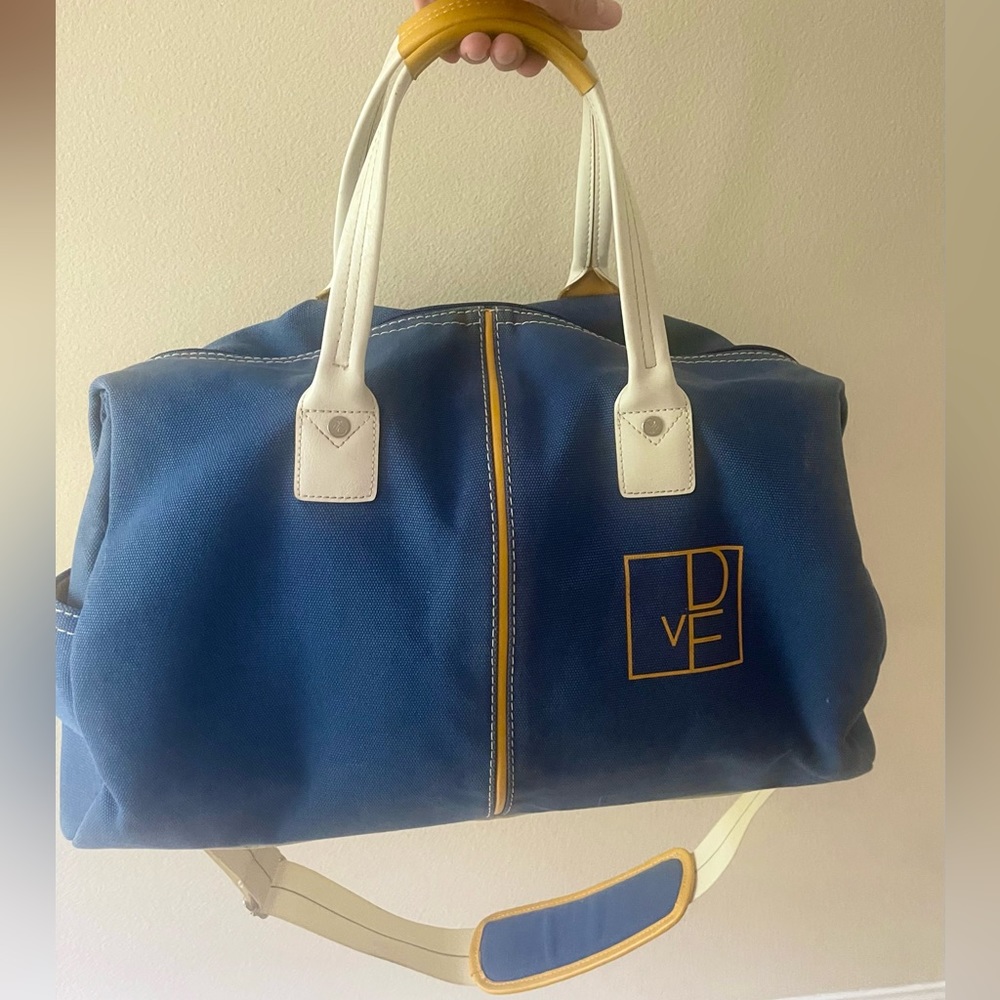 Diane von Furstenburg carry over bag